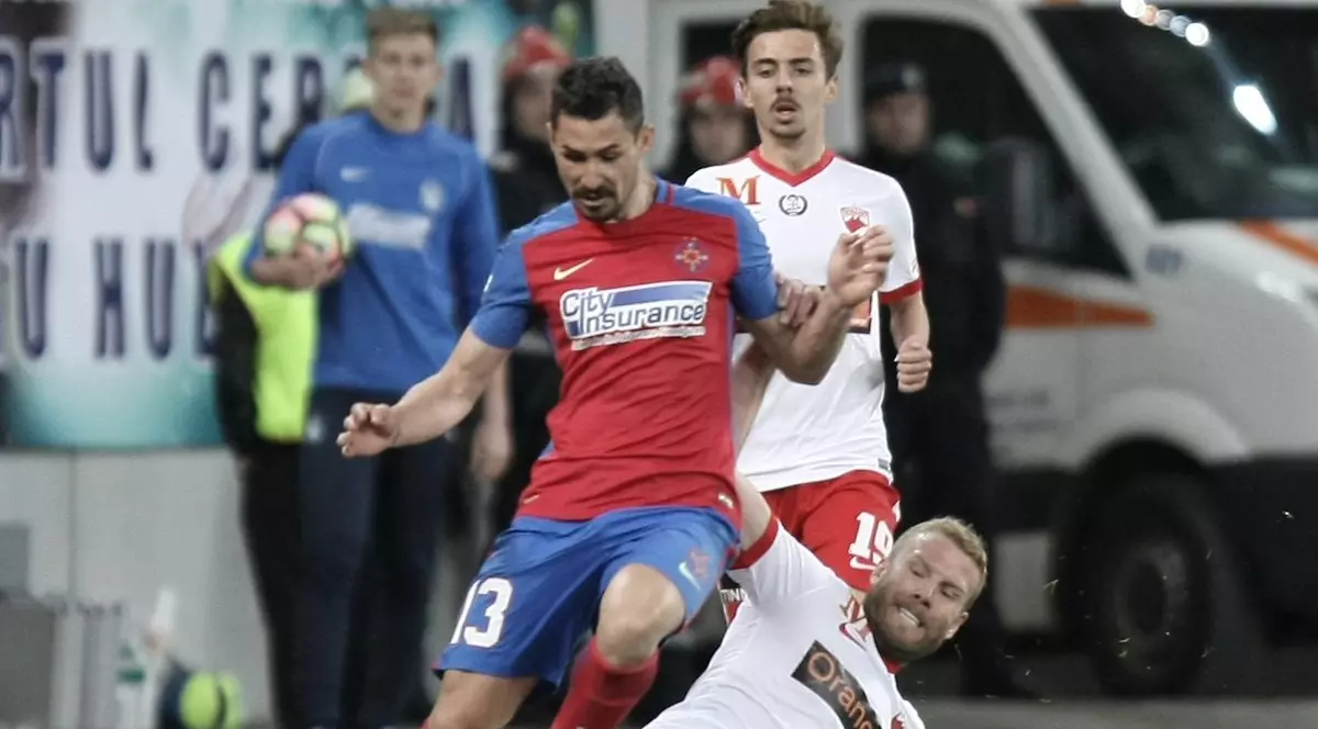 FCSB - Dinamo 2-1. Un stelist acuză: ”M-am dus la Kovacs să-i arăt și mi-a zis că-mi dă galben”