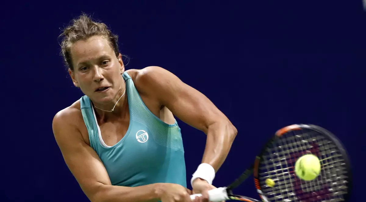 Barbora Strycova este prima adversară a Simonei Halep la Stuttgart. (FOTO: EPA)