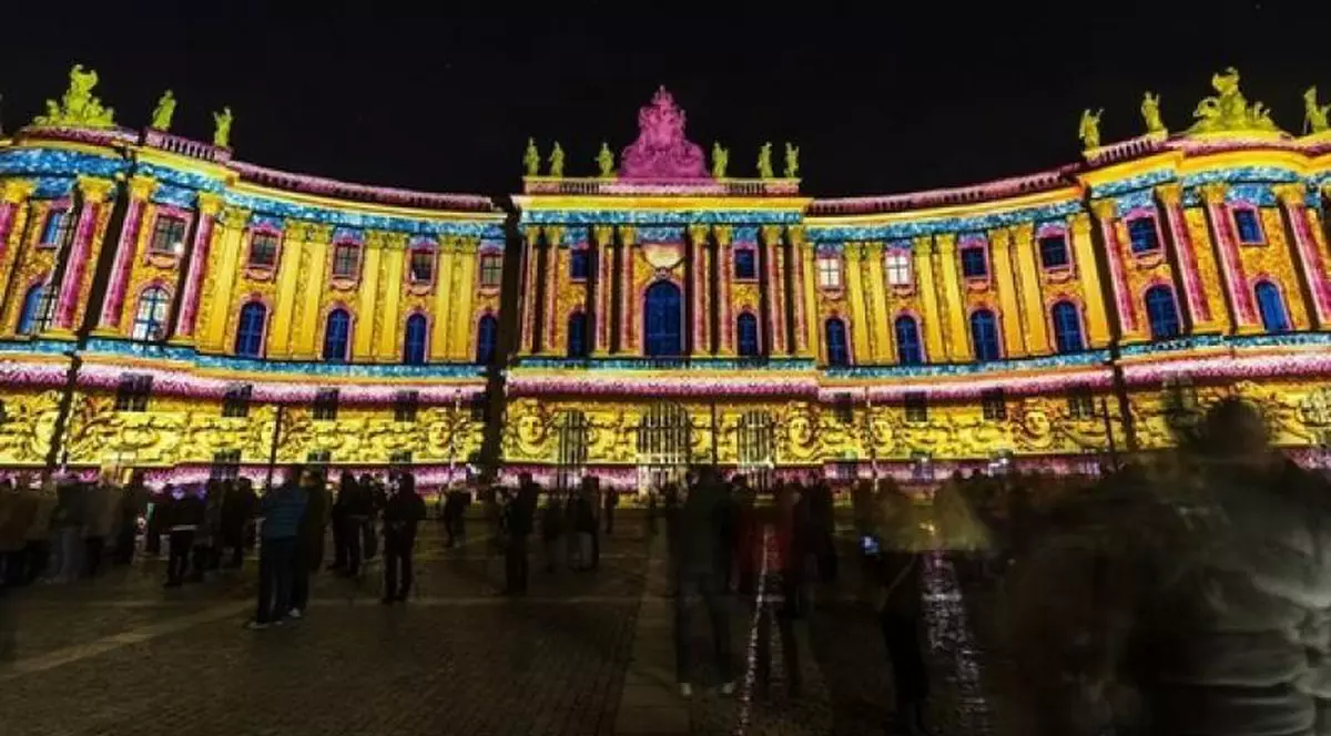 Spotlight. Festivalul Internaţional al Luminii 2017 începe mâine în București