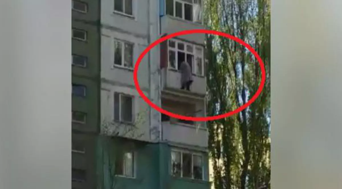 Un politician din Republica Moldova a vrut să sară de la balcon ca să nu-l prindă procurorii