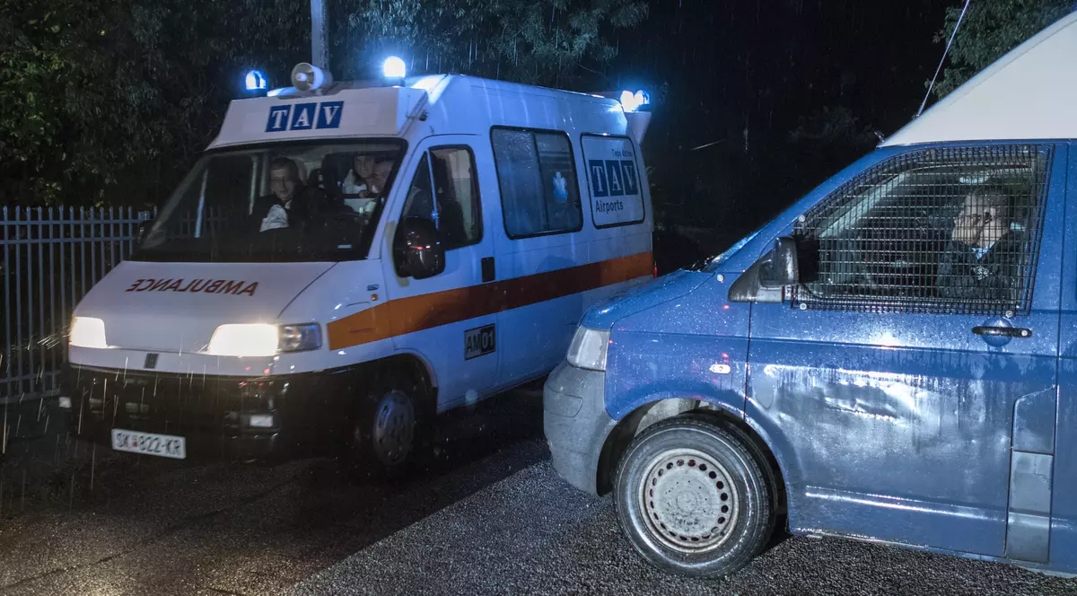 Accident feroviar în nordul Italiei - ambuanță