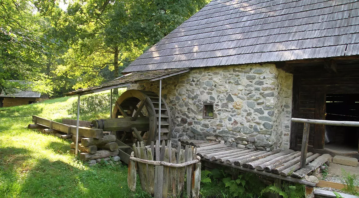 Muzeul ASTRA Sibiu are o inițiativă unică în România. Vizitatorii pot să atingă obiectele expuse