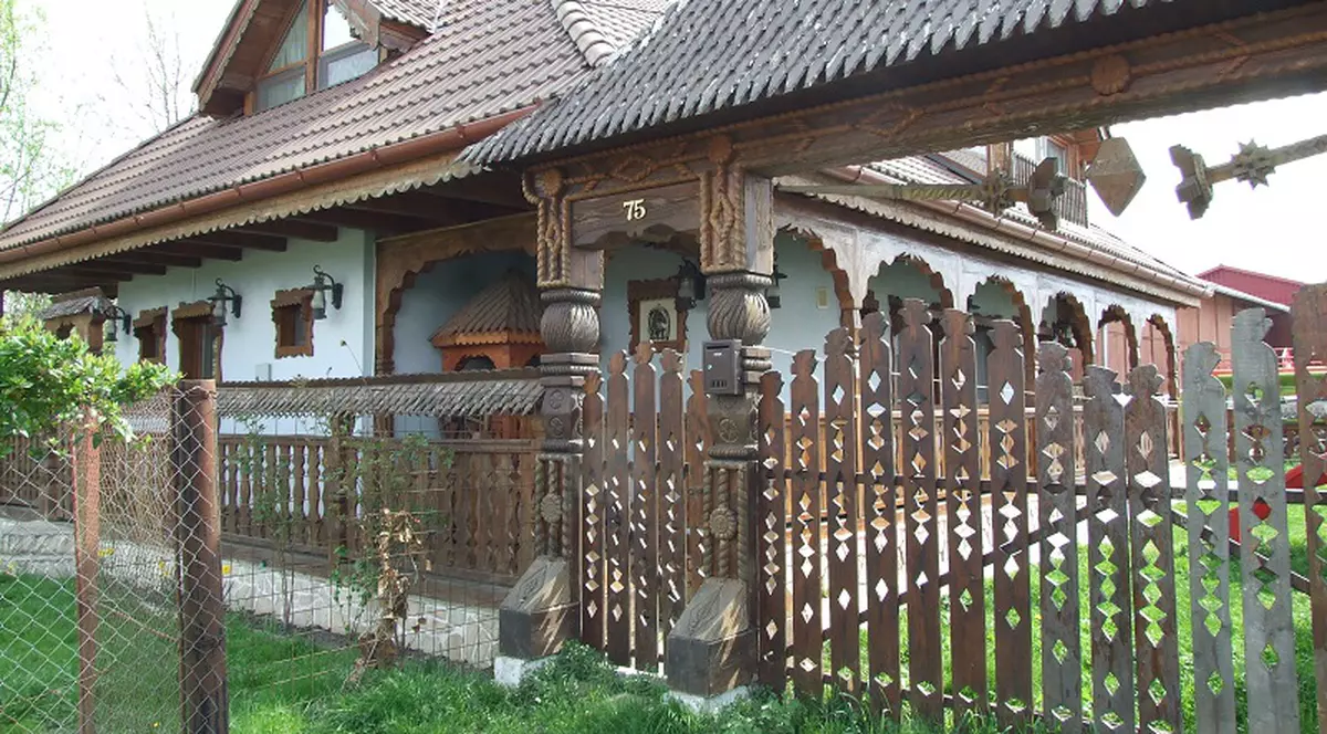 Casa din Timiș copie fidelă a celor tradiţionale din Maramureş a costat 80.000 de euro