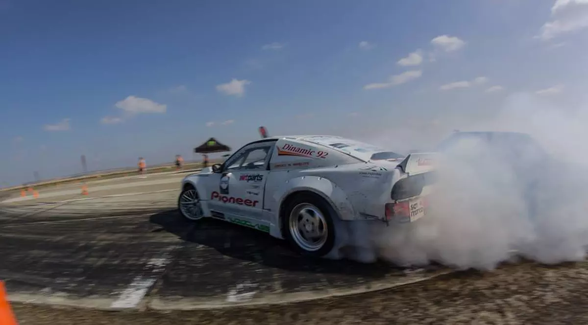Opt piloți vor face un spectacol unic pe 30 aprilie la prima ediție a Drift Games de la Constanța.