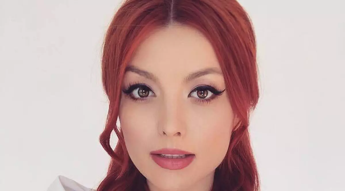 Surpriză pentru graviduța Elena Gheorghe. Ce cadou a primit artista