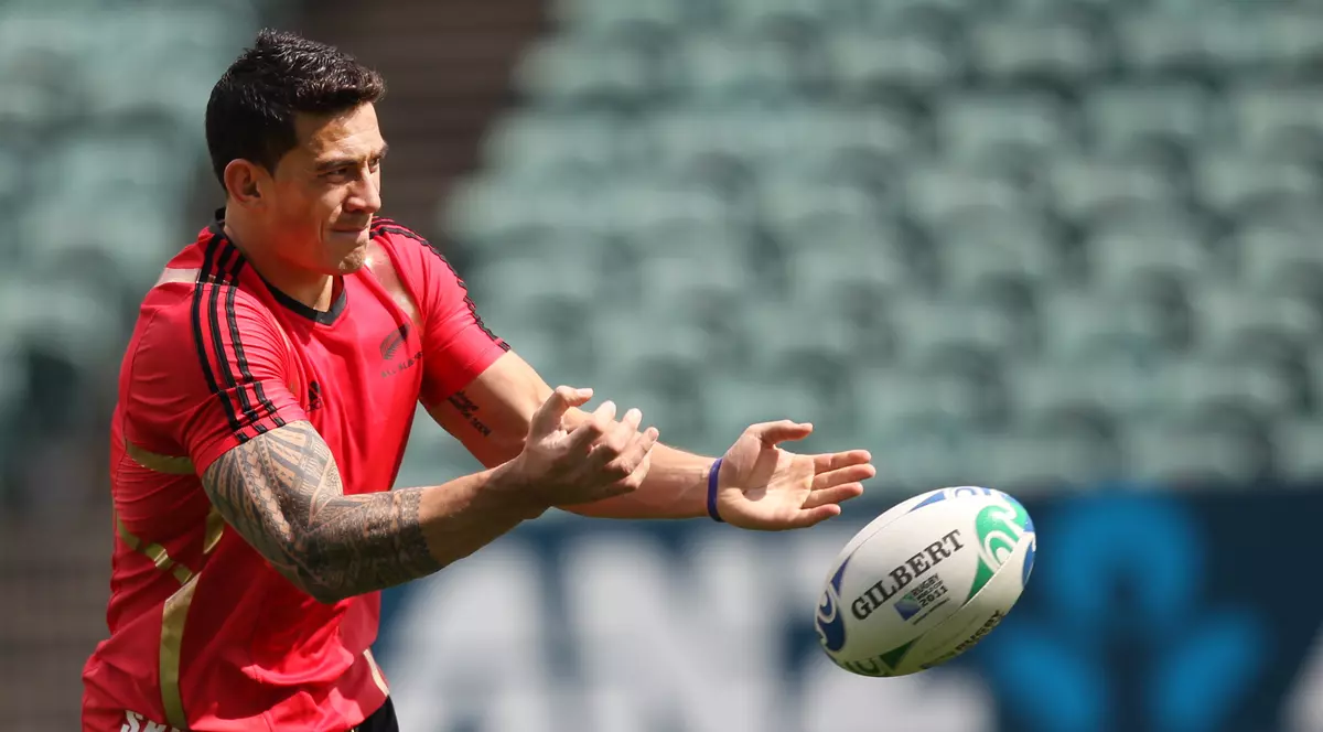 Rugbistul neozeelandez Sonny Bill Williams, în timpul unui antrenament. (FOTO: EPA)