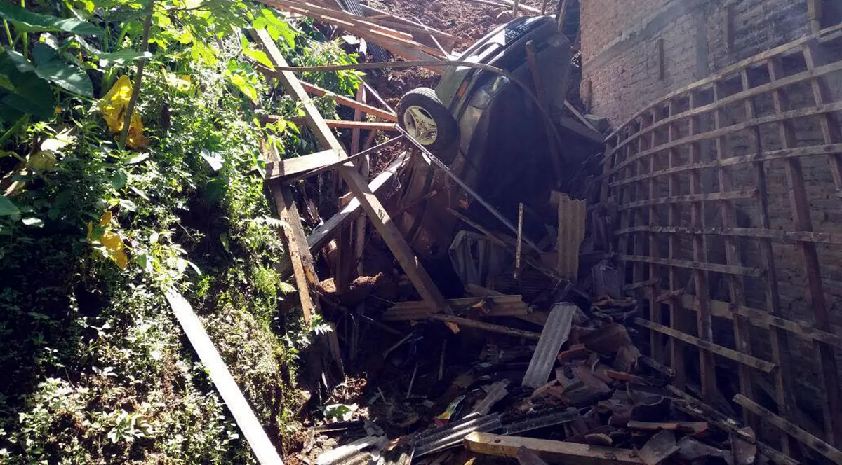 Alunecare de teren în Indonezia. Cel puțin 17 oameni au murit