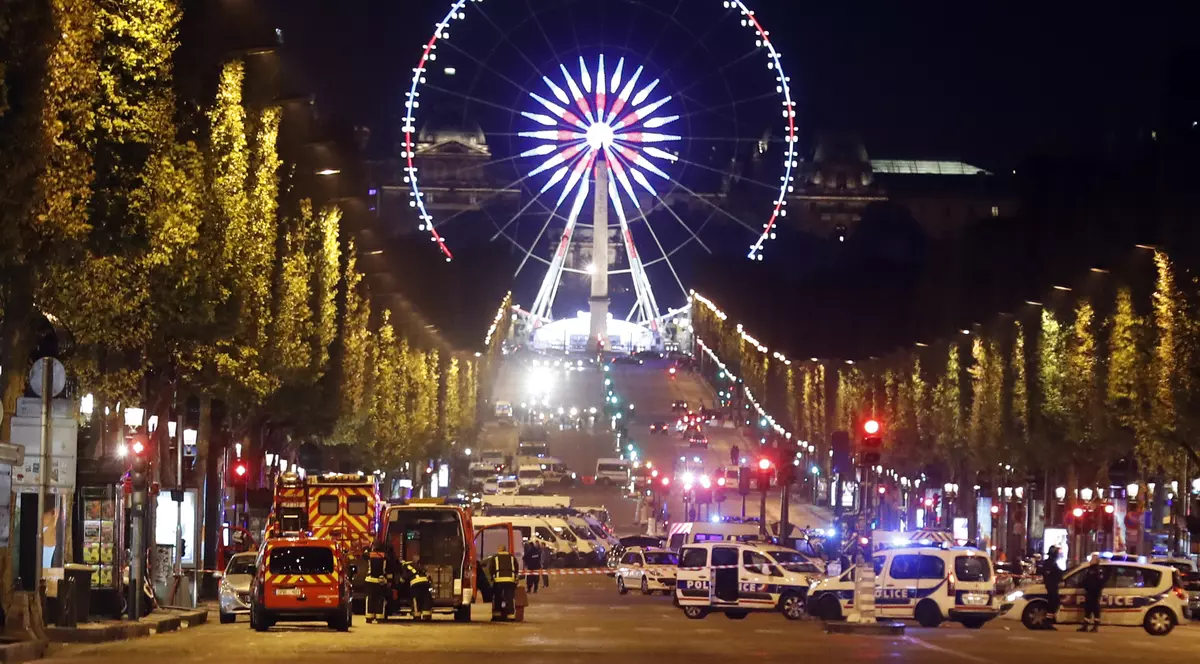 Cine este autorul atacului armat de pe Champs Elysees