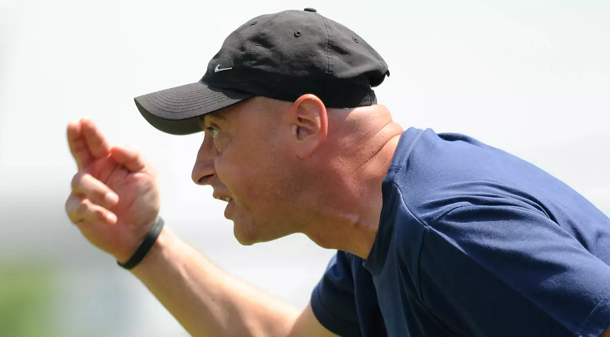 Leo Grozavu a venit cu trenul până la București