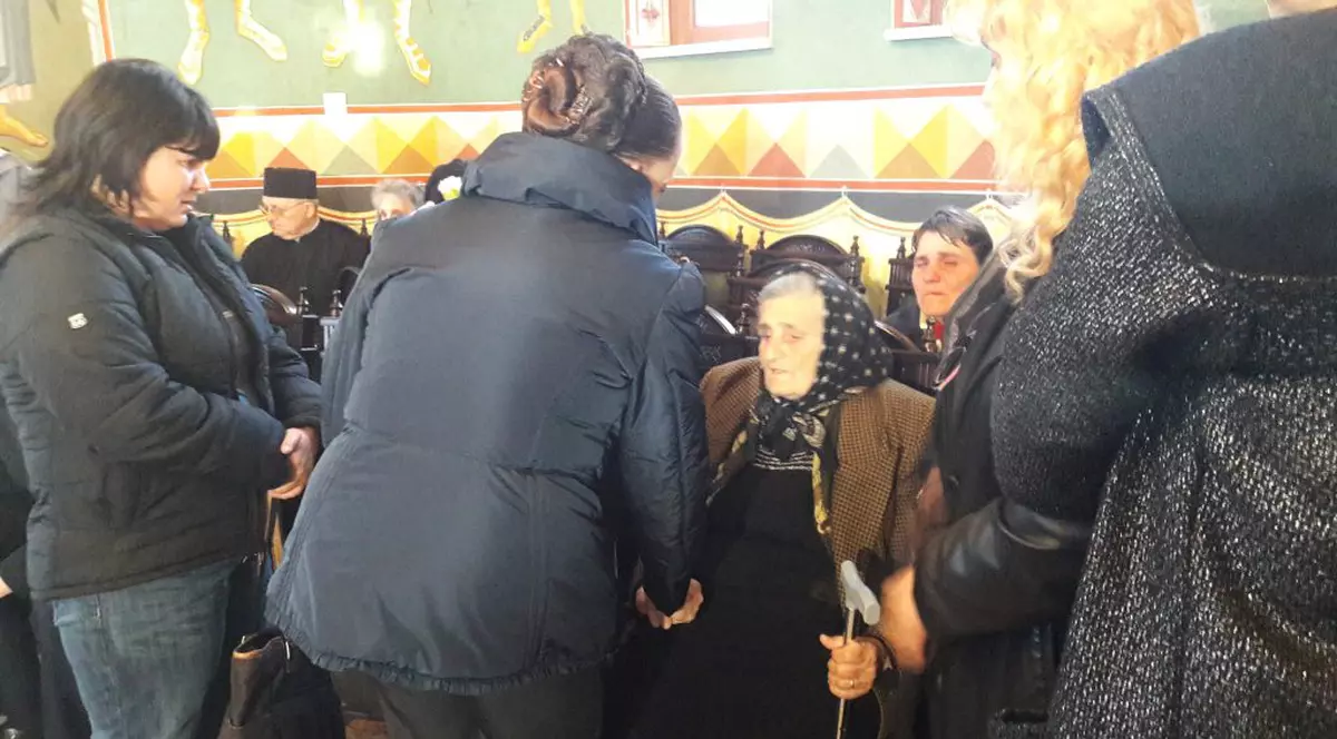 Mama Ilenei Ciuculete, distrusă de durere. Vecinii bătrânei fac dezvăluiri