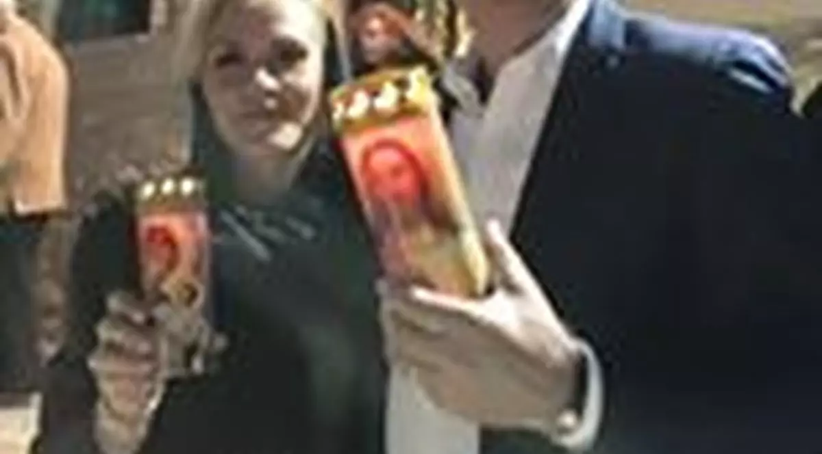 Mesajele politicienilor de Paște, pe Facebook. Dragnea, Firea, Cioloş şi Turcan, fotografii cu simbolurile sărbătorii pascale