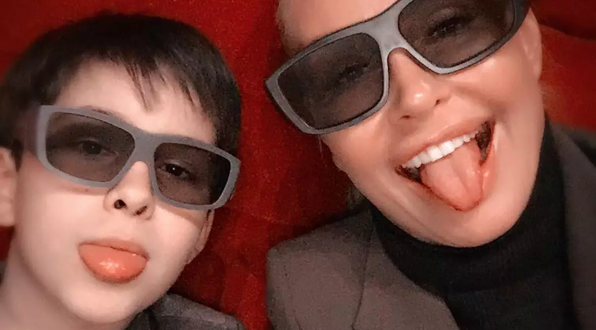 Vica Blochina și fiul ei se relaxează la Sinaia. Ce mare a crescut Edan