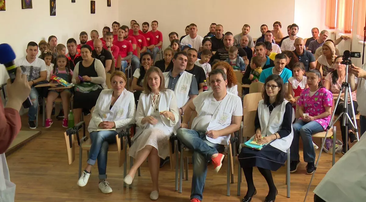 EXCLUSIV/ Concert de 1 Iunie pentru deținuți și copiii lor. Primele imagini cu Florin Chilian în spatele gratiilor