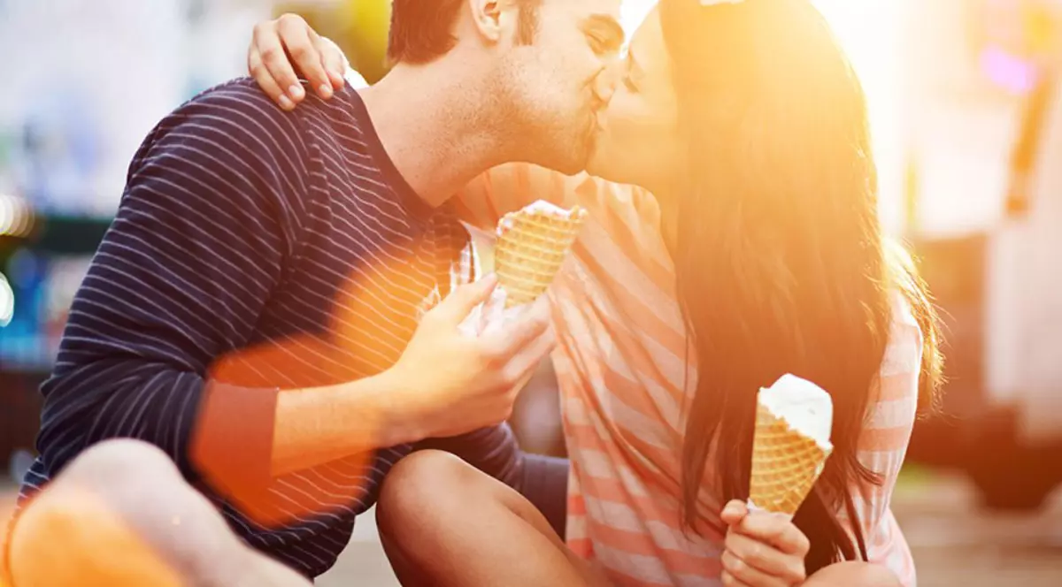 Compatibilități amoroase: plusuri și minusuri ale fiecare zodii