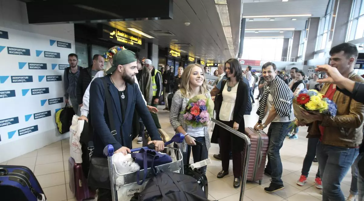 Ce spune Alex Florea despre sărutul pe care i l-a dat Ilincăi în finala Eurovision 2017. Sunt sau nu un cuplu?