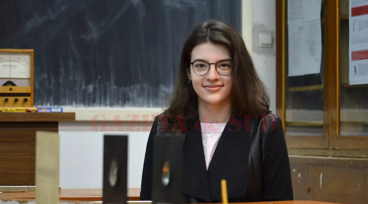 Elevă din Craiova, calificată la Cupa Mondială a Fizicii. Erminia este primul elev de clasa a IX-a care participă la o astfel de competiție