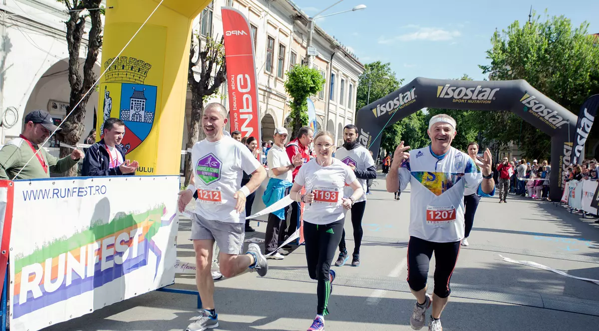 Ultimele zile de înscrieri la Gabriela Szabo RUNFEST! Pe 6 mai 2017, la Bistrița, celebra campioană olimpică va alerga alături de concurenți