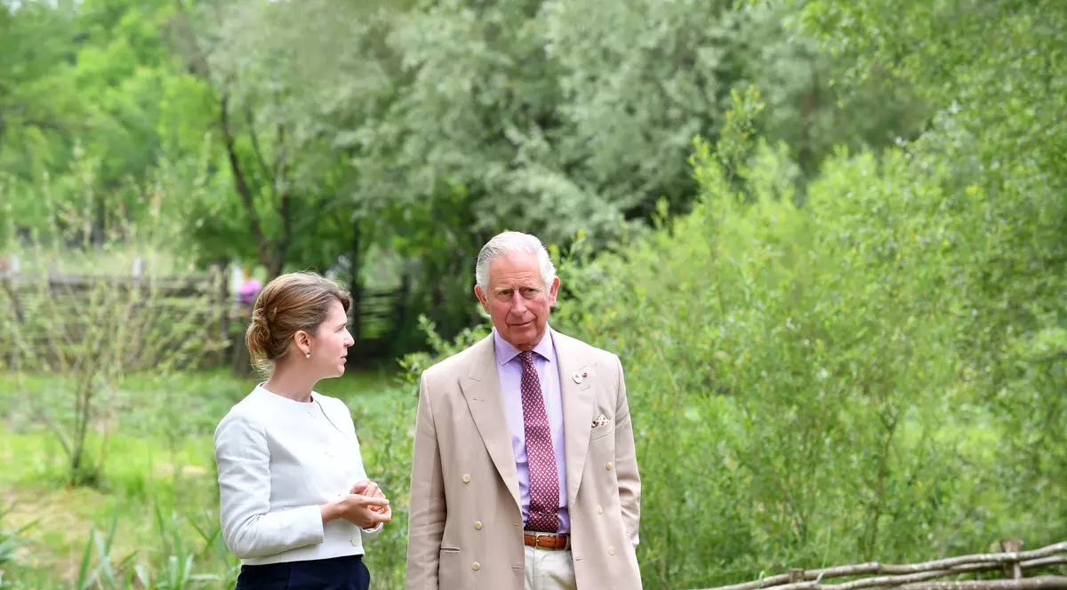 VIDEO | Prinţul Charles îi îndeamnă pe români să îşi petreacă vacanţele în țară: „E momentul ideal să refacem legătura cu moştenirea noastră”