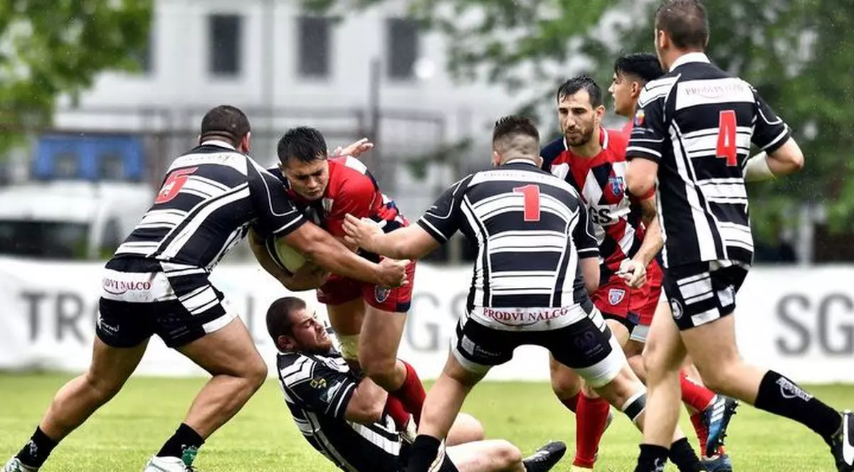 Semifinalele ediției 2016-2017 a Superligii de rugby s-au decis: Timișoara Saracens - Steaua și CSM Știința Baia Mare - CSM București.