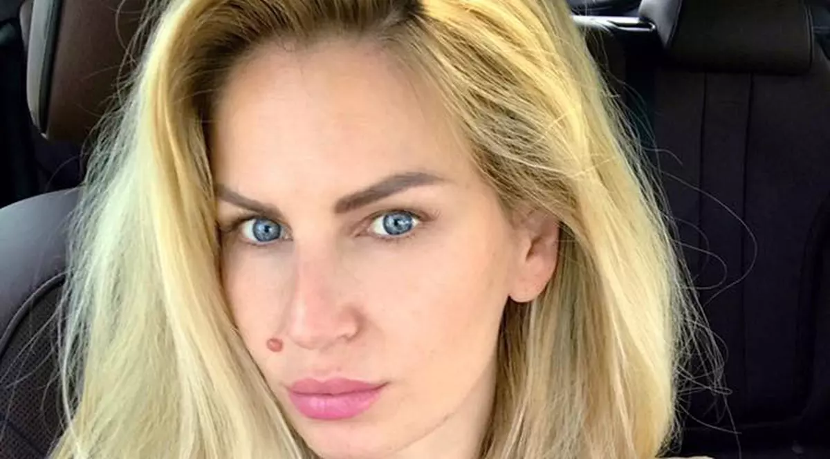 Andreea Bănică, pe ultima sută de metri cu botezul băiețelului. A plecat în căutarea florilor pentru eveniment