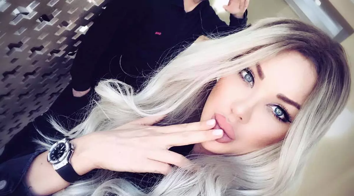 Bianca Drăgușanu și-a expus abdomenul super plat. Ce bine arată înainte de botezul fetiței