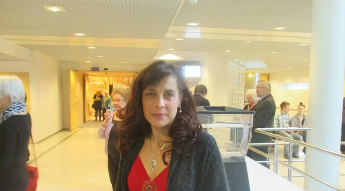 Zeci de persoane au protestat la Ambasada Finlandei faţă de cazul Camelia Smicală