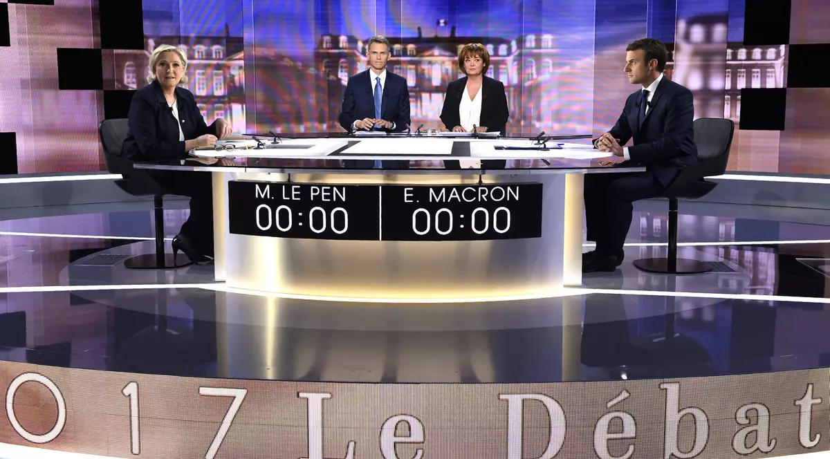A început dezbaterea dintre Macron și Le Pen