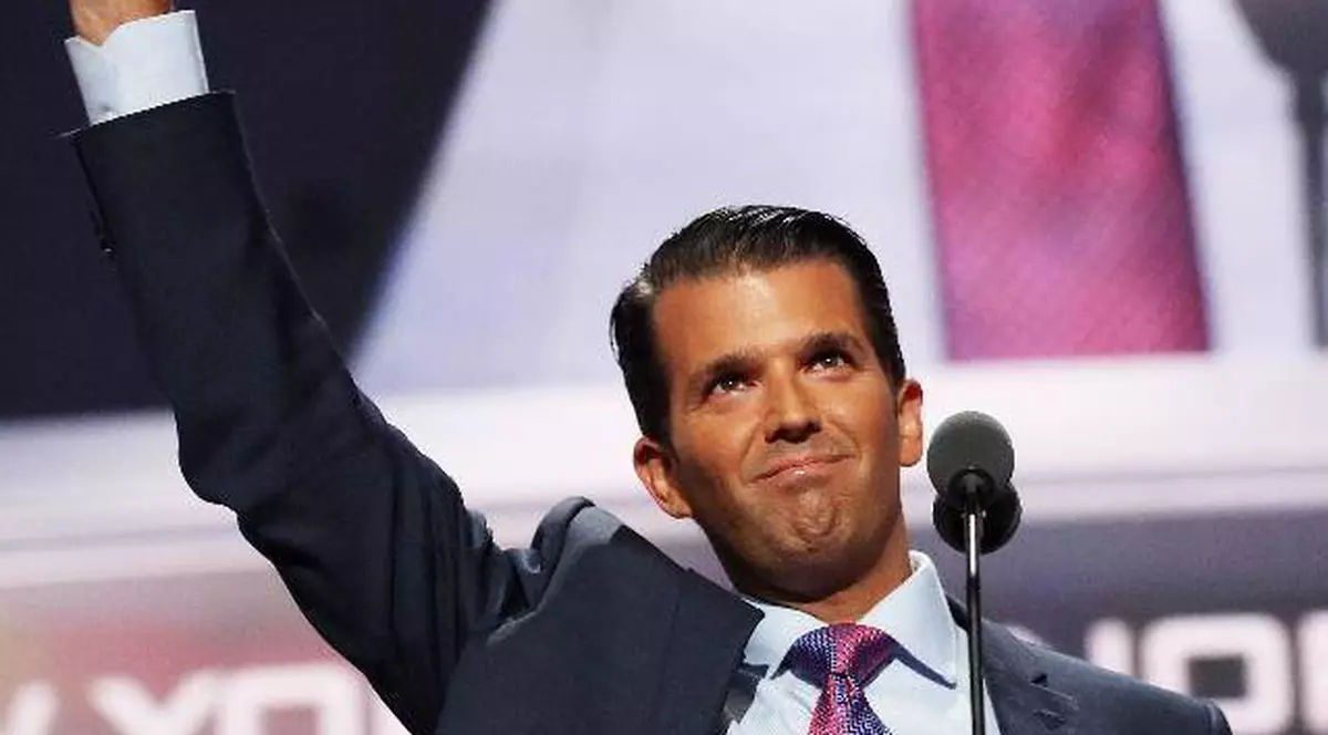 Donald Trump jr, vizită în Maramureș, la Cimitirul Vesel.