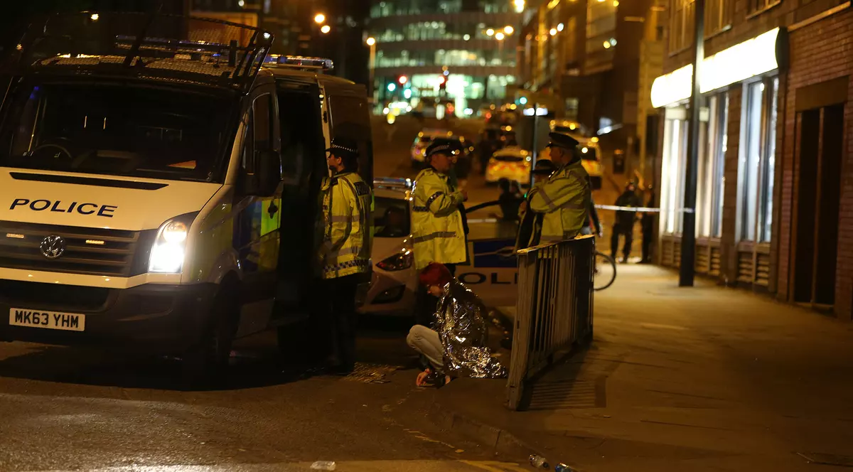 Explozii în Manchester | Mărturii de la faţa locului: "I-am văzut întinşi pe jos, plini de sânge"