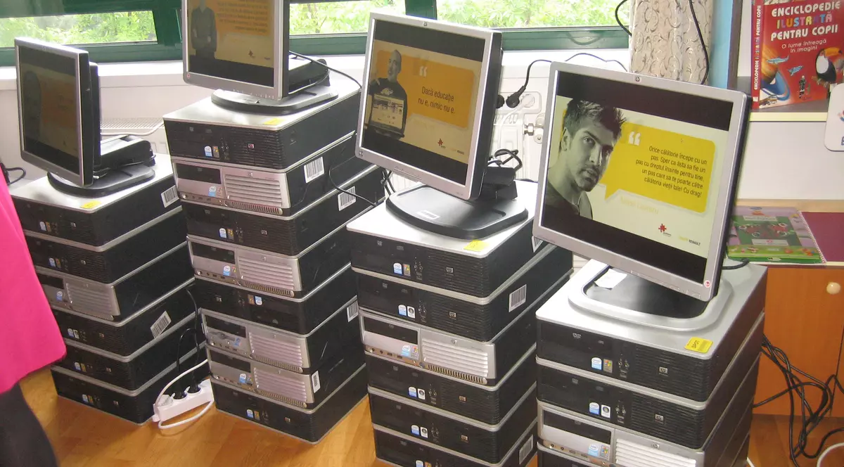 Concurs pentru 400 de computere, la grădiniță