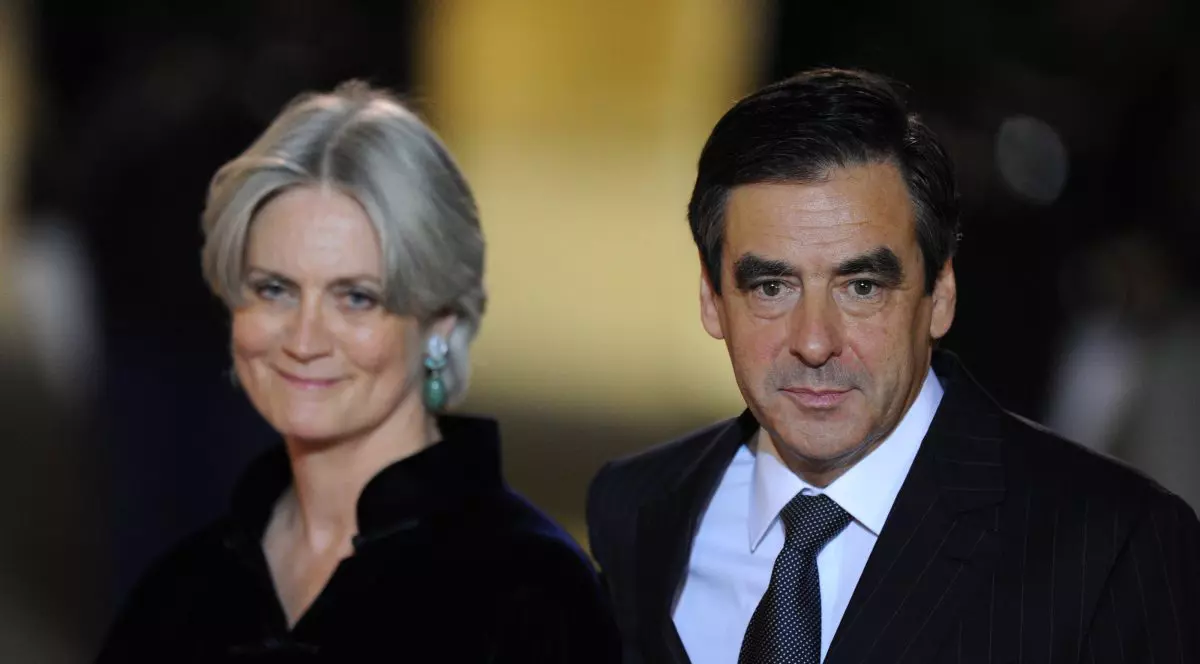 fillon-a-dat-judecata-o-publicatie-franceza - Francois si Penelope Fillon