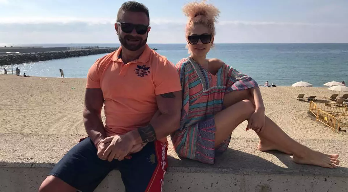 Gabi Toncean, în vacanță la Barcelona. Șeful de la Culturism și Fitness, modern și romantic