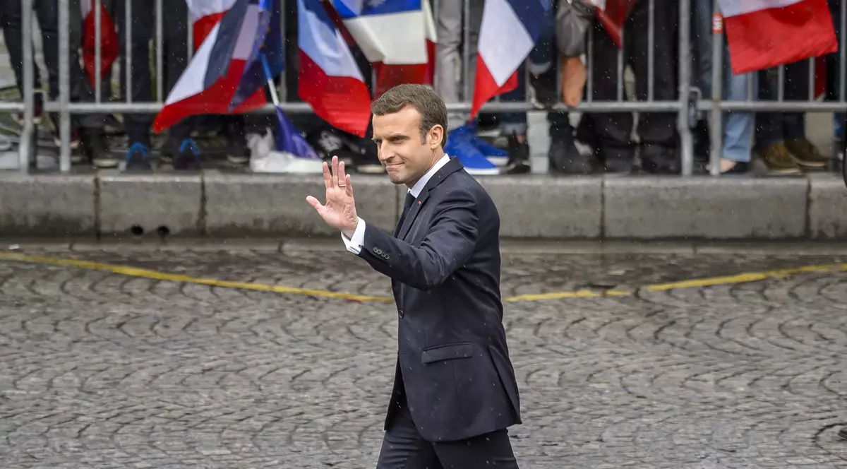 Macron și-a publicat portretul oficial