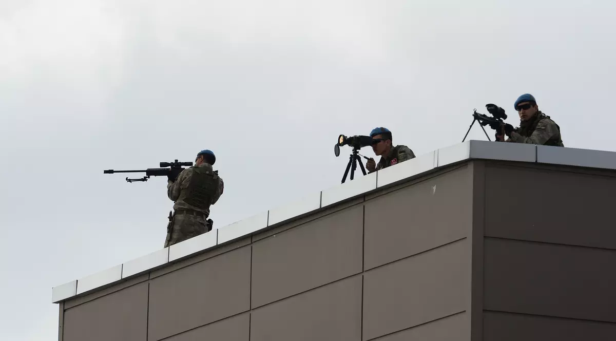 Turcia își întărește prezența militară la granița cu Siria