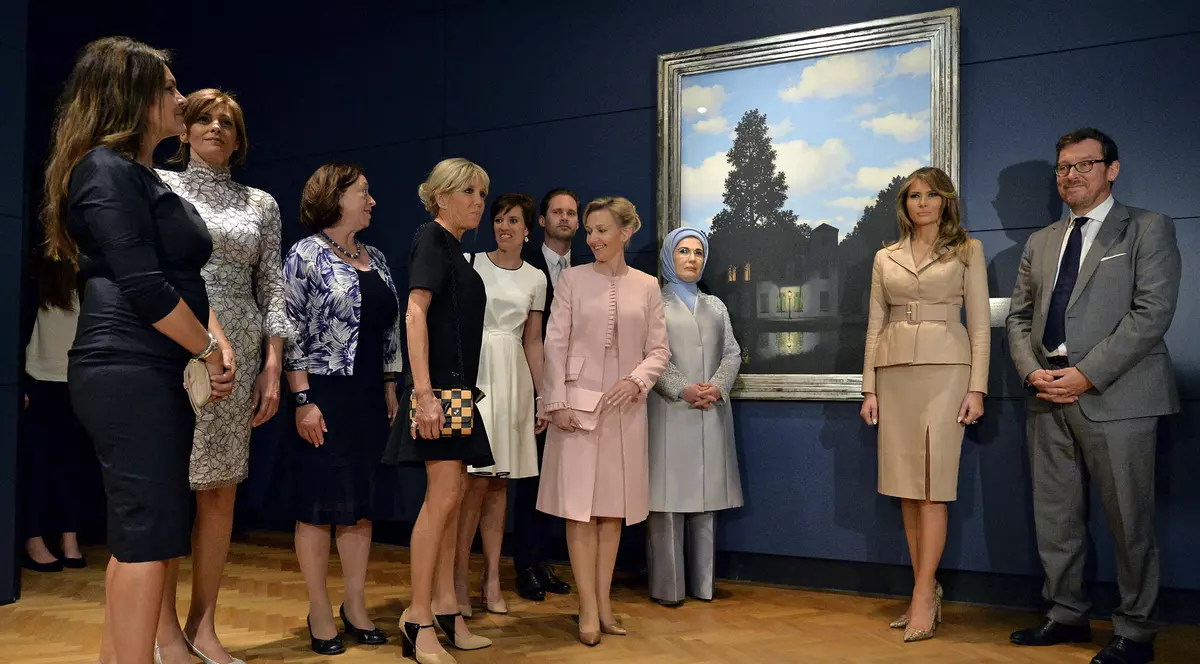 FOTO | Cealaltă față a reuniunii NATO – ce au făcut jumătățile liderilor mondiali