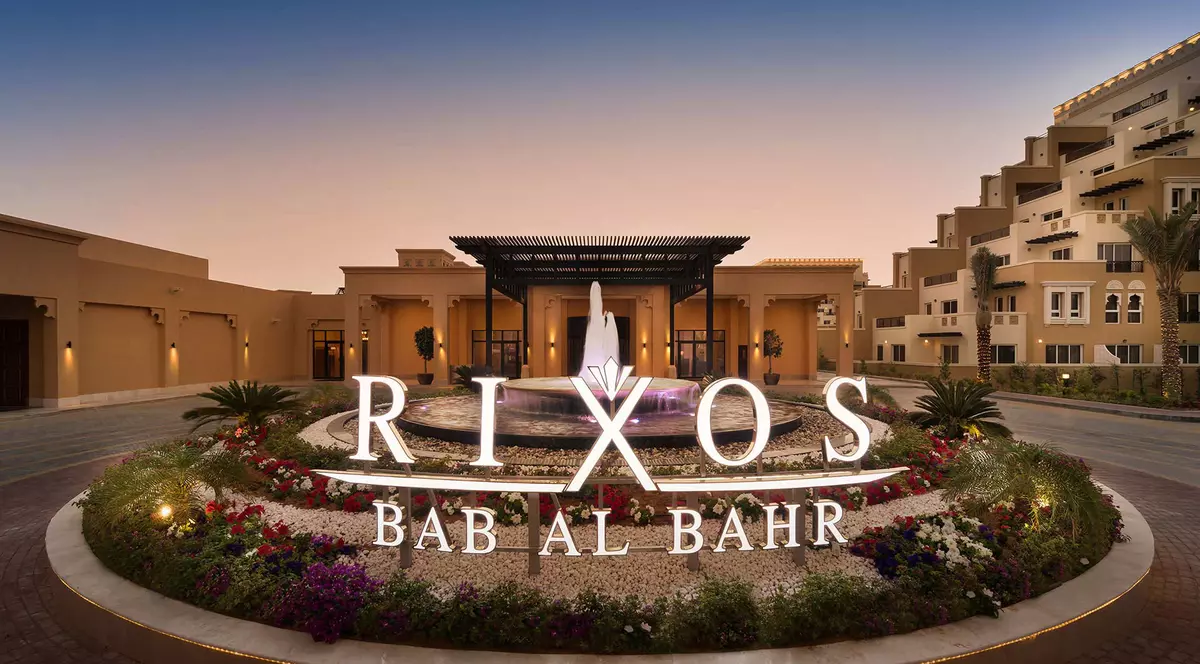 Locuri de muncă în Dubai, posturi de barmani şi ospătari