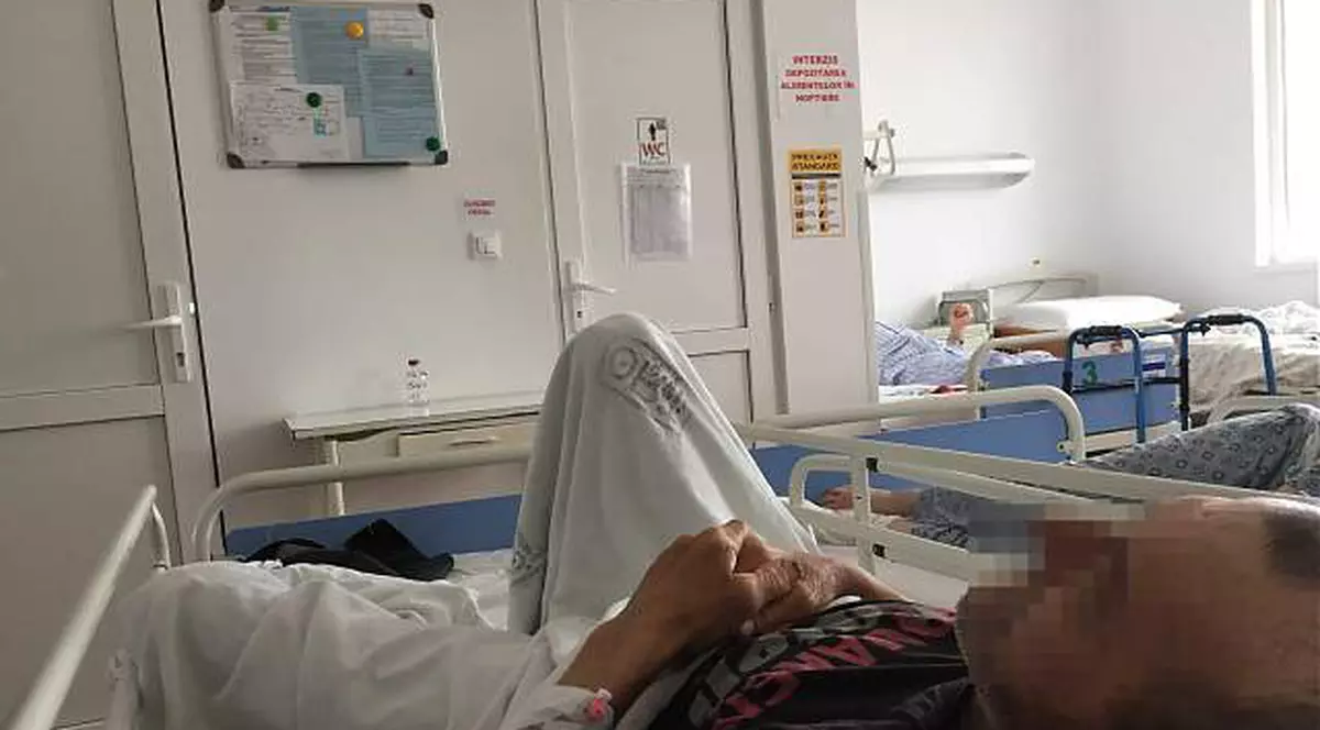 Un botoșănean și-a amputat singur piciorul și a ajuns cu el în punga la spital