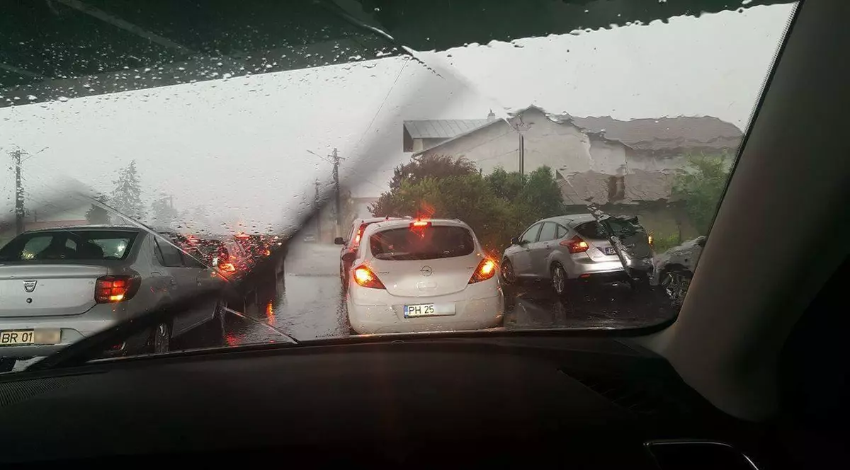 Cod galben de averse prelungit, pe 28 iulie, pentru șase județe