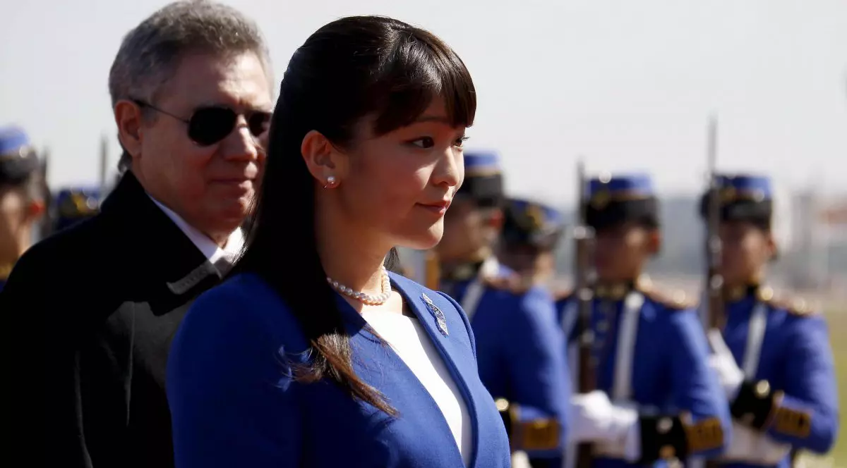 Prințesa Mako a Japoniei renunță la statutul de membru al casei imperiale pentru a se căsători cu un fost coleg de facultate