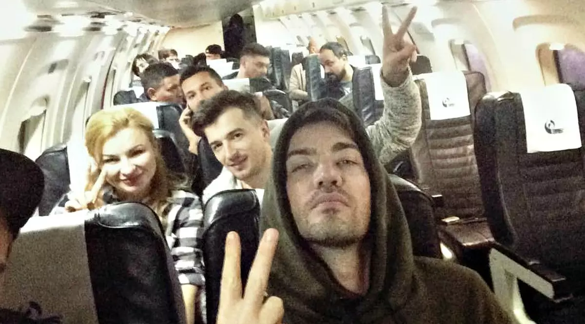 FOTO EXCLUSIV/ O-Zone a revenit în showbiz cu avion privat ”la scară”. Dan Bălan, condiții de 5 stele pentru colegii săi!