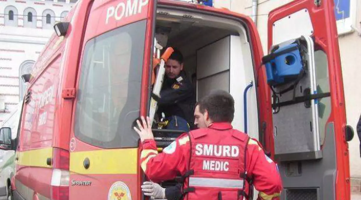 Bărbat căzut în fața metroului, la stația Republica