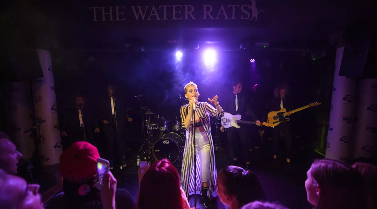 Katy Perry 100 de milioane de fani pe Twitter