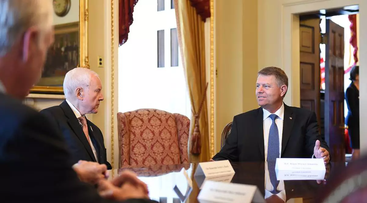 Congresul american sprijină ridicarea vizelor pentru românii care vor să circule în SUA