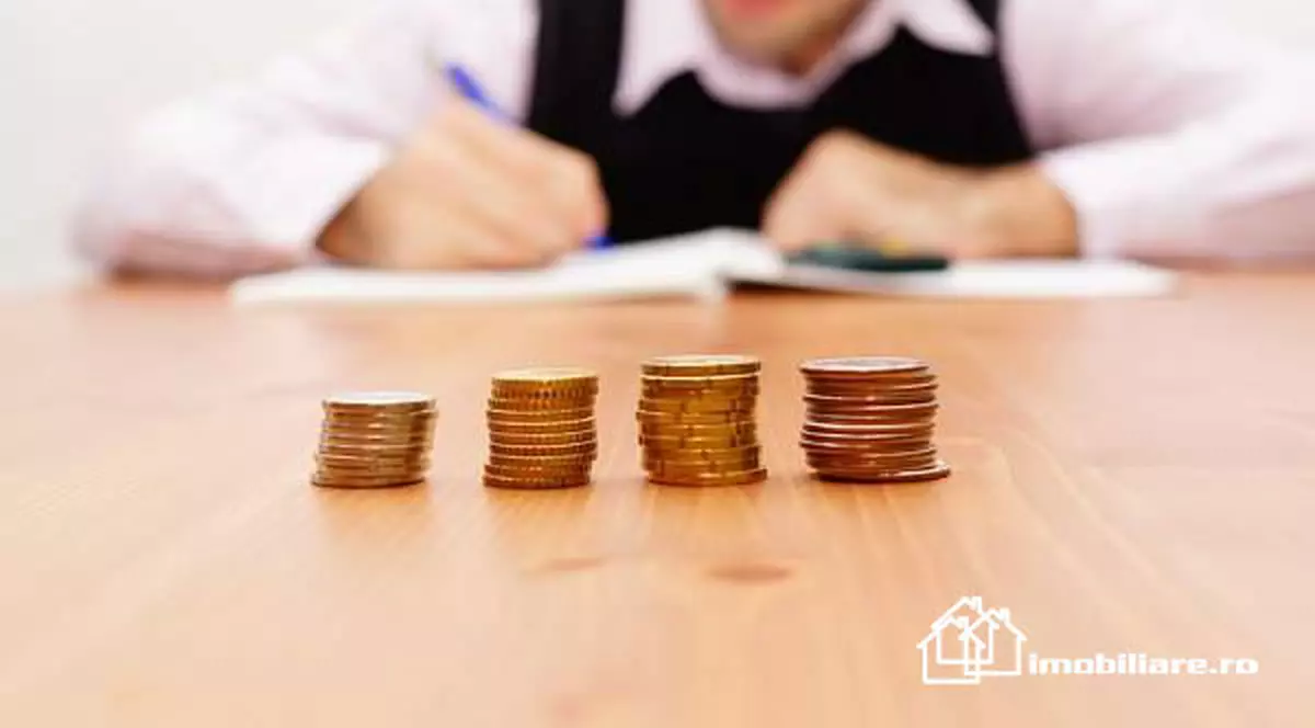 Imobiliare.ro: La ce costuri să te aștepți când iei un credit pentru casă