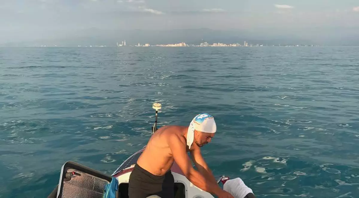 Cinci români au doborât recordul de traversat Marea Neagră, cu o ambarcațiune cu vâsle