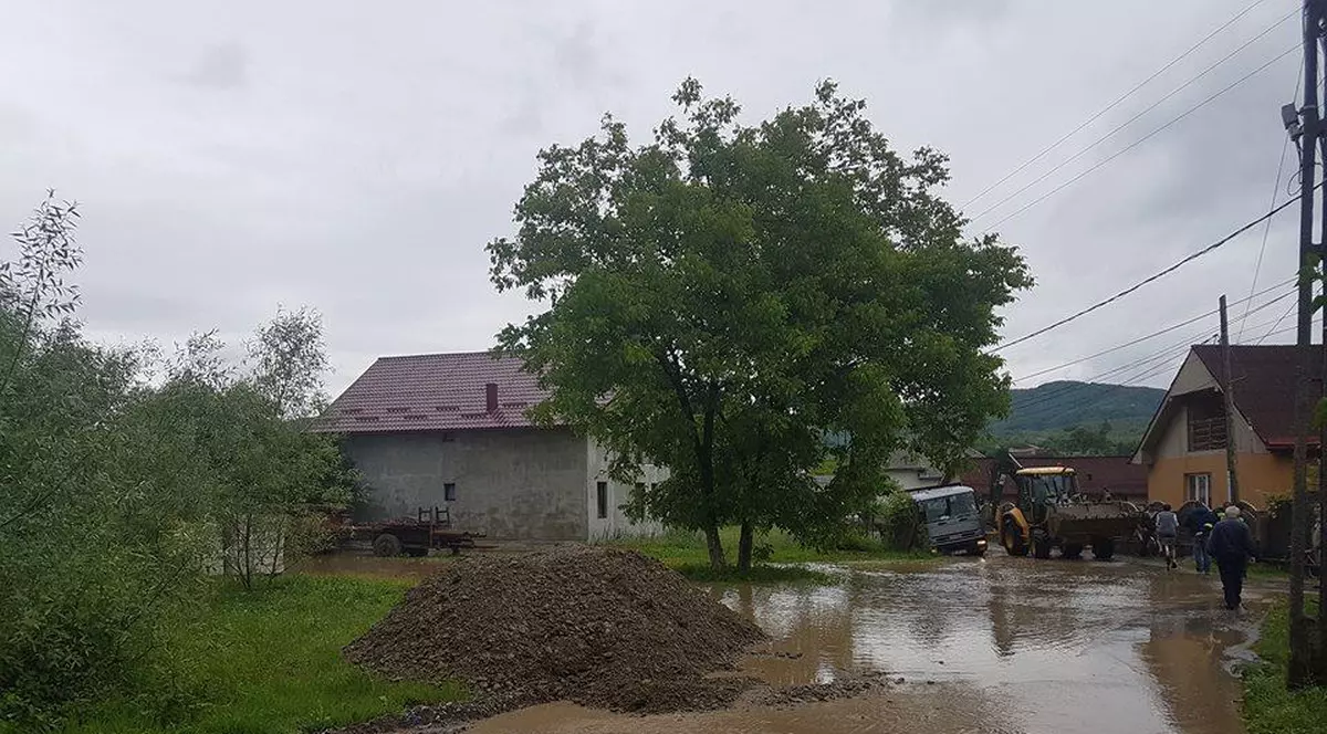 Cod galben de inundații în mai multe zone din țară. Județele Alba, Hunedoara și Sibiu sunt vizate