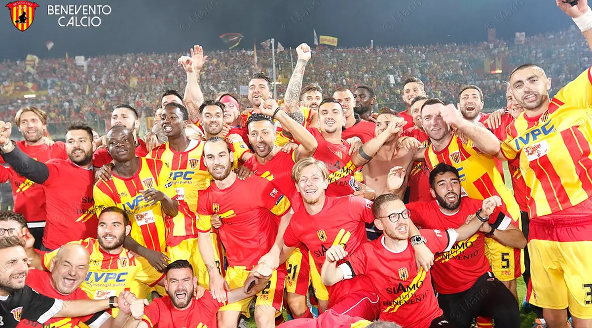 Crotone și Chievo îl vor pe George Pușcaș. Benevento vrea să-l păstreze! Benevento, promovare istorică în Serie A. Golul românului George Puşcaş a fost decisiv în barajul cu Carpi.