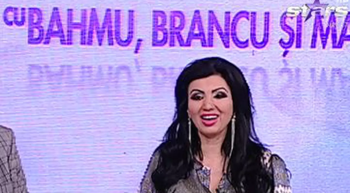 Adriana Bahmuțeanu, despre operațiile estetice pe care le-a făcut. A venit cu tuburile de dren pe sub rochie