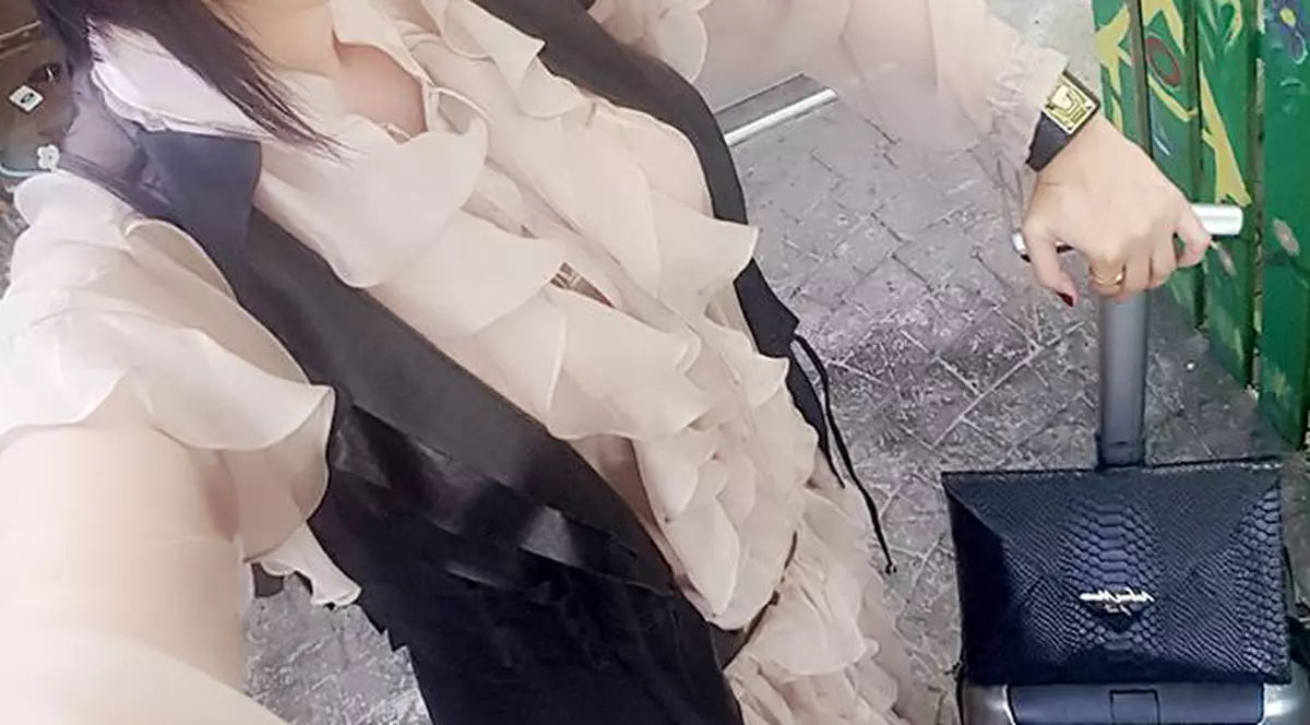 Andreea Marin a ajuns în Italia și s-a pozat în aeroport. Vedeta, criticată dur din cauza ținutei și a accesoriilor