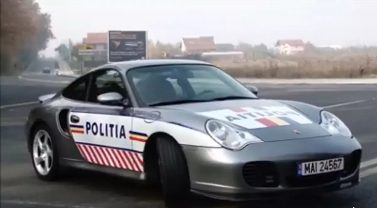 Poliția patrulează cu un Porsche pe Autostrada Soarelui. Recomandările polițiștilor pentru șoferi în minivacanța de Rusalii